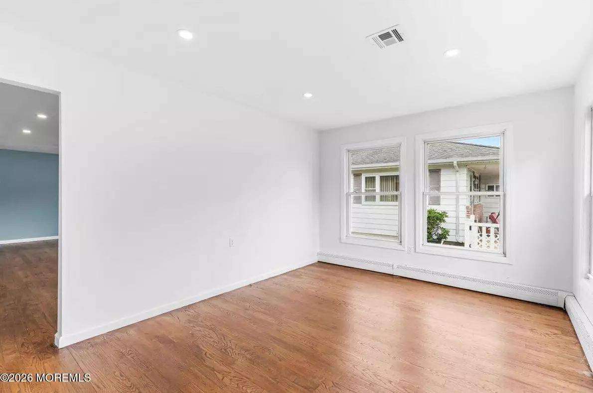 385 Barbados Dr N, photo 3