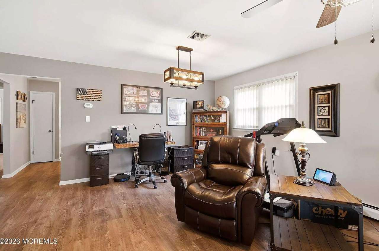 438 Jamaica Blvd, photo 9