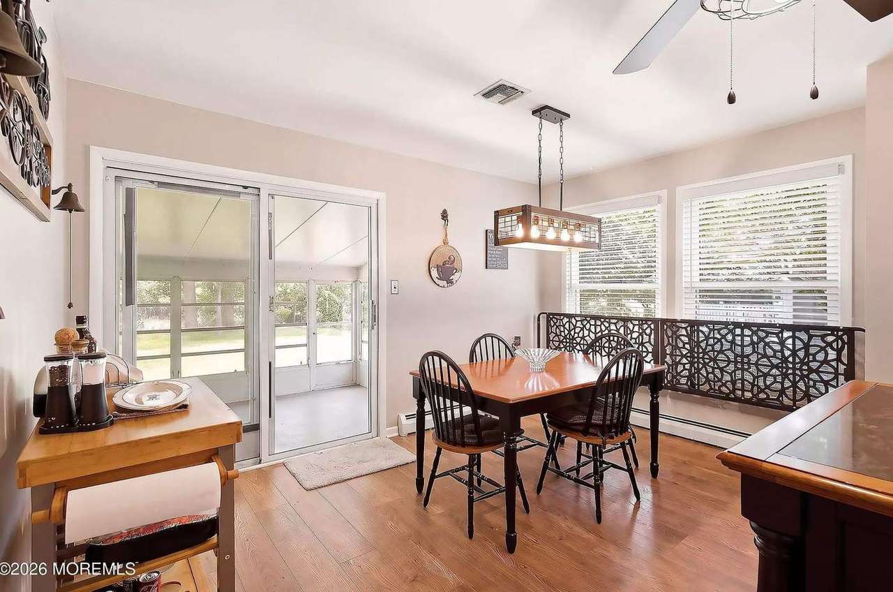 438 Jamaica Blvd, photo 14