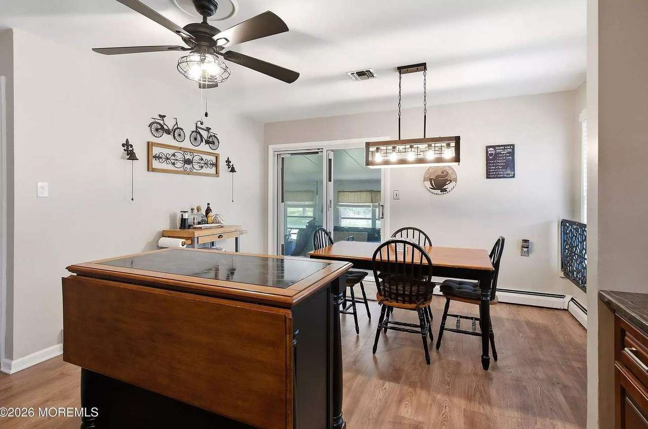 438 Jamaica Blvd, photo 17