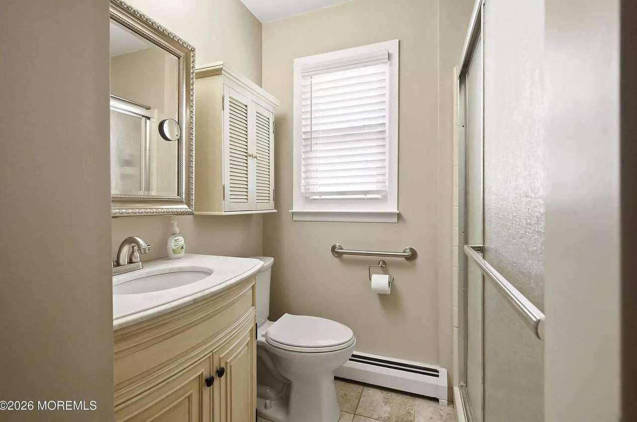 438 Jamaica Blvd, photo 23