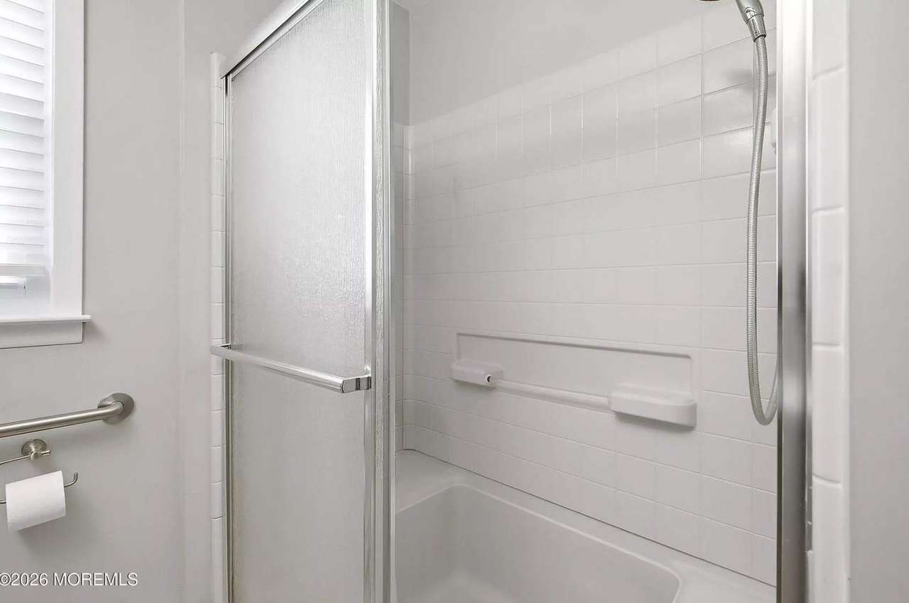 438 Jamaica Blvd, photo 24