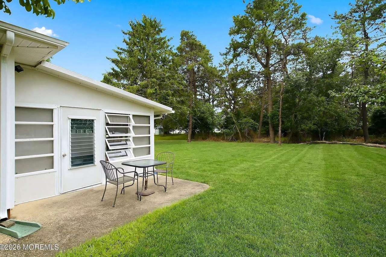 438 Jamaica Blvd, photo 28