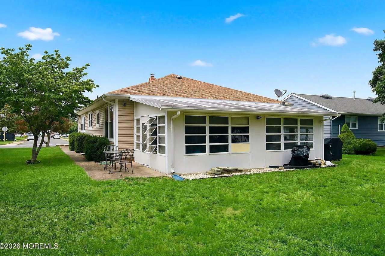 438 Jamaica Blvd, photo 29