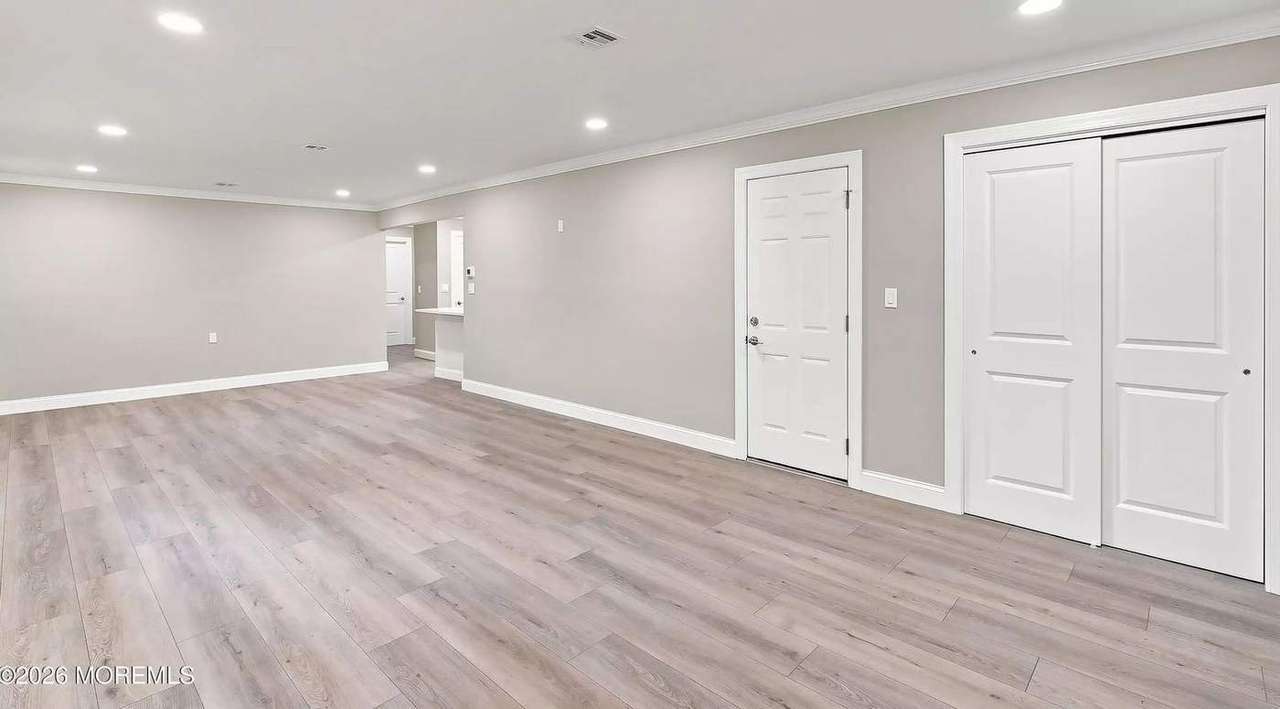 549 Jamaica Blvd, photo 6