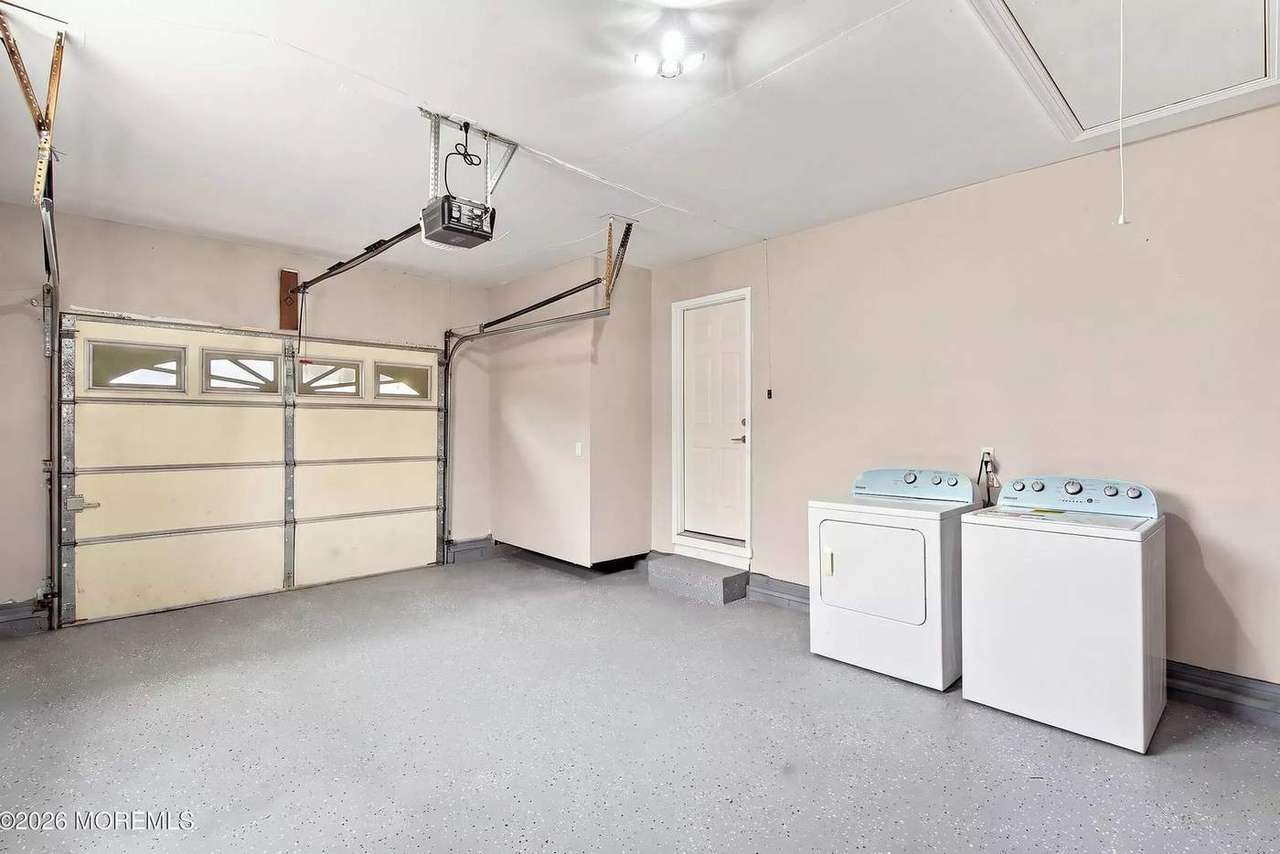 549 Jamaica Blvd, photo 21