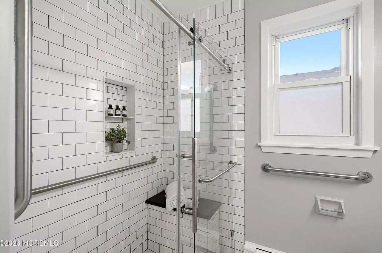 205 Bonaire Dr, photo 23