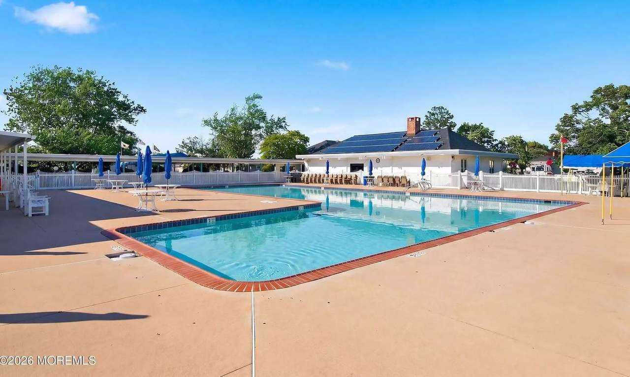 205 Bonaire Dr, photo 39
