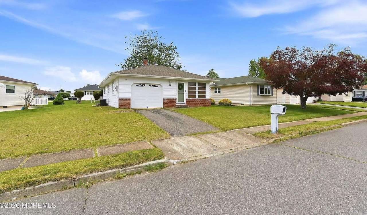 39 Corinth Pl, photo 3