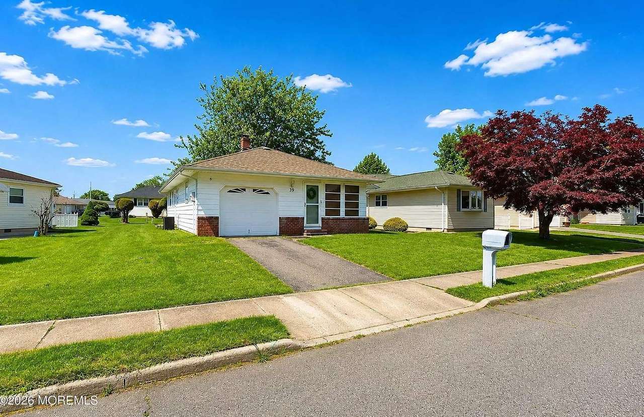 39 Corinth Pl, photo 4