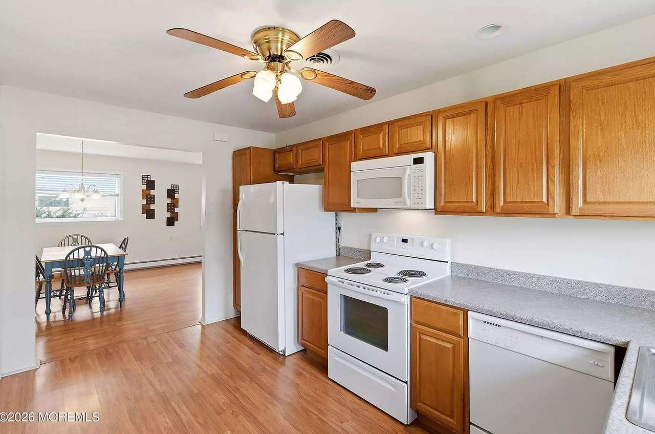 39 Corinth Pl, photo 12