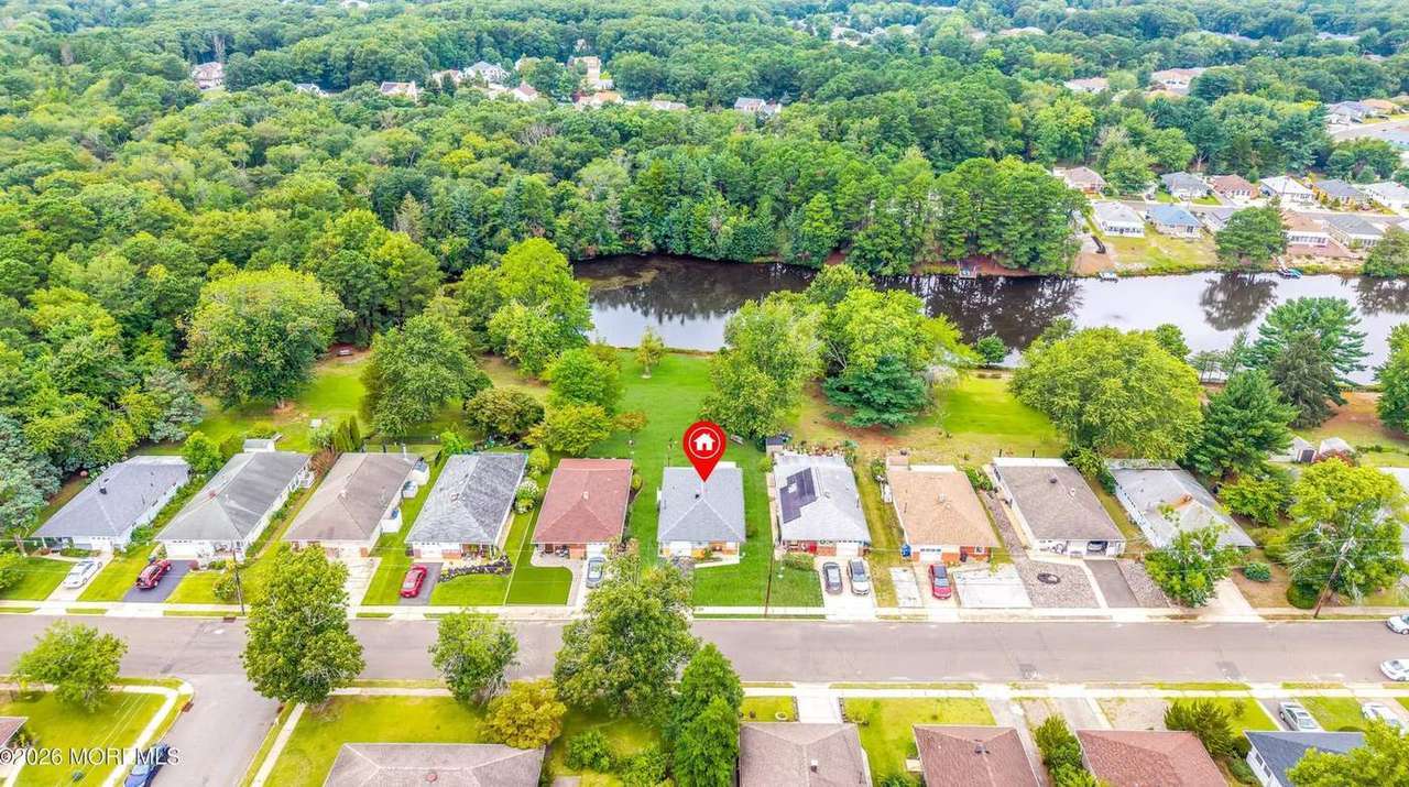 1792 Hovsons Blvd, photo 3
