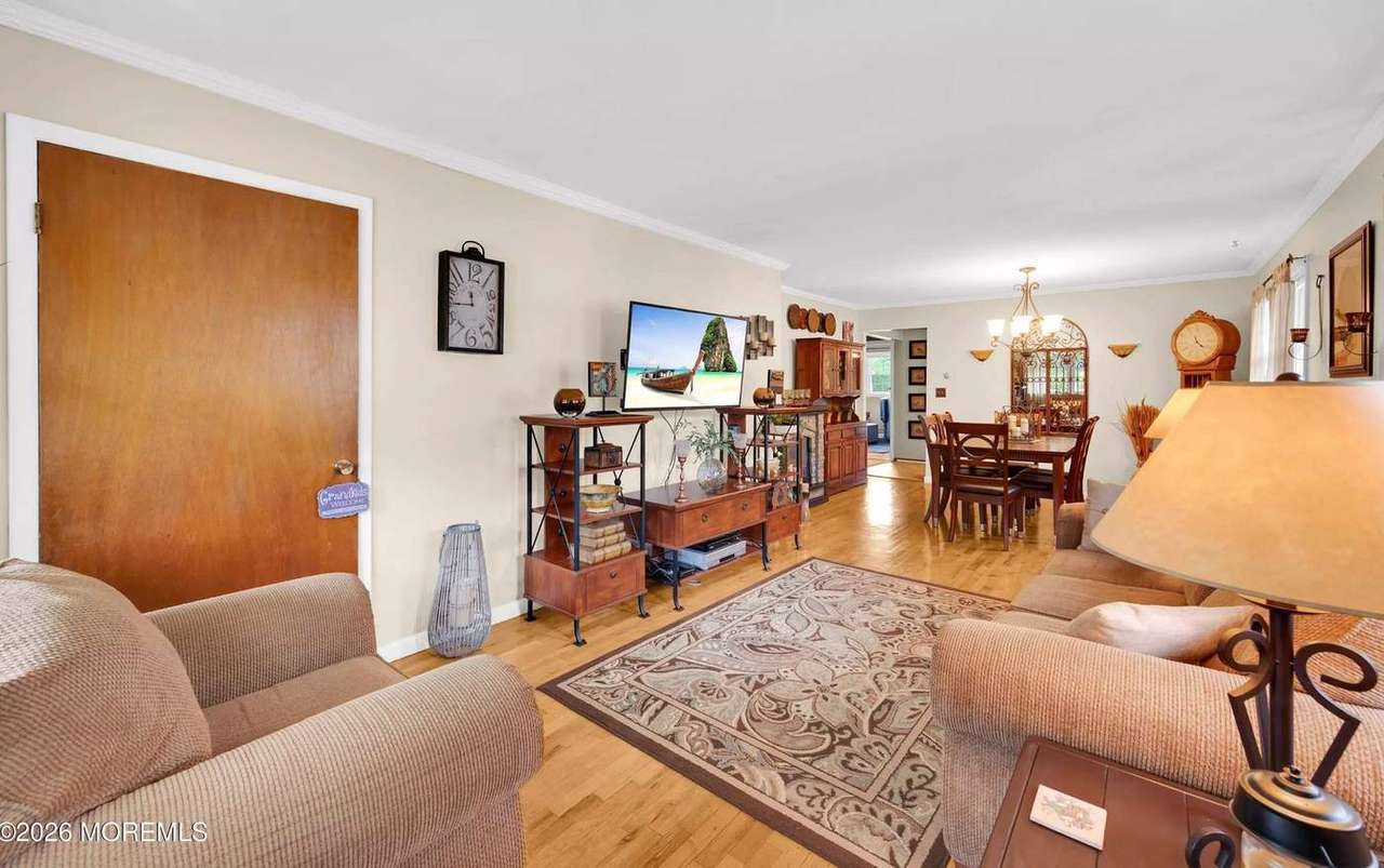 1792 Hovsons Blvd, photo 5