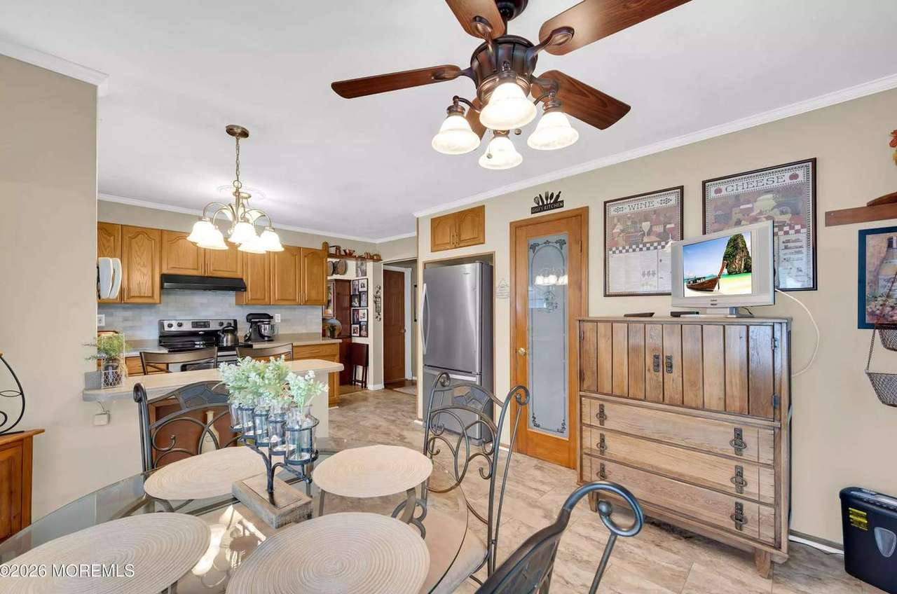 1792 Hovsons Blvd, photo 13