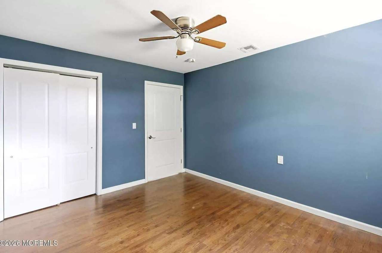 30 Parisian Dr, photo 17
