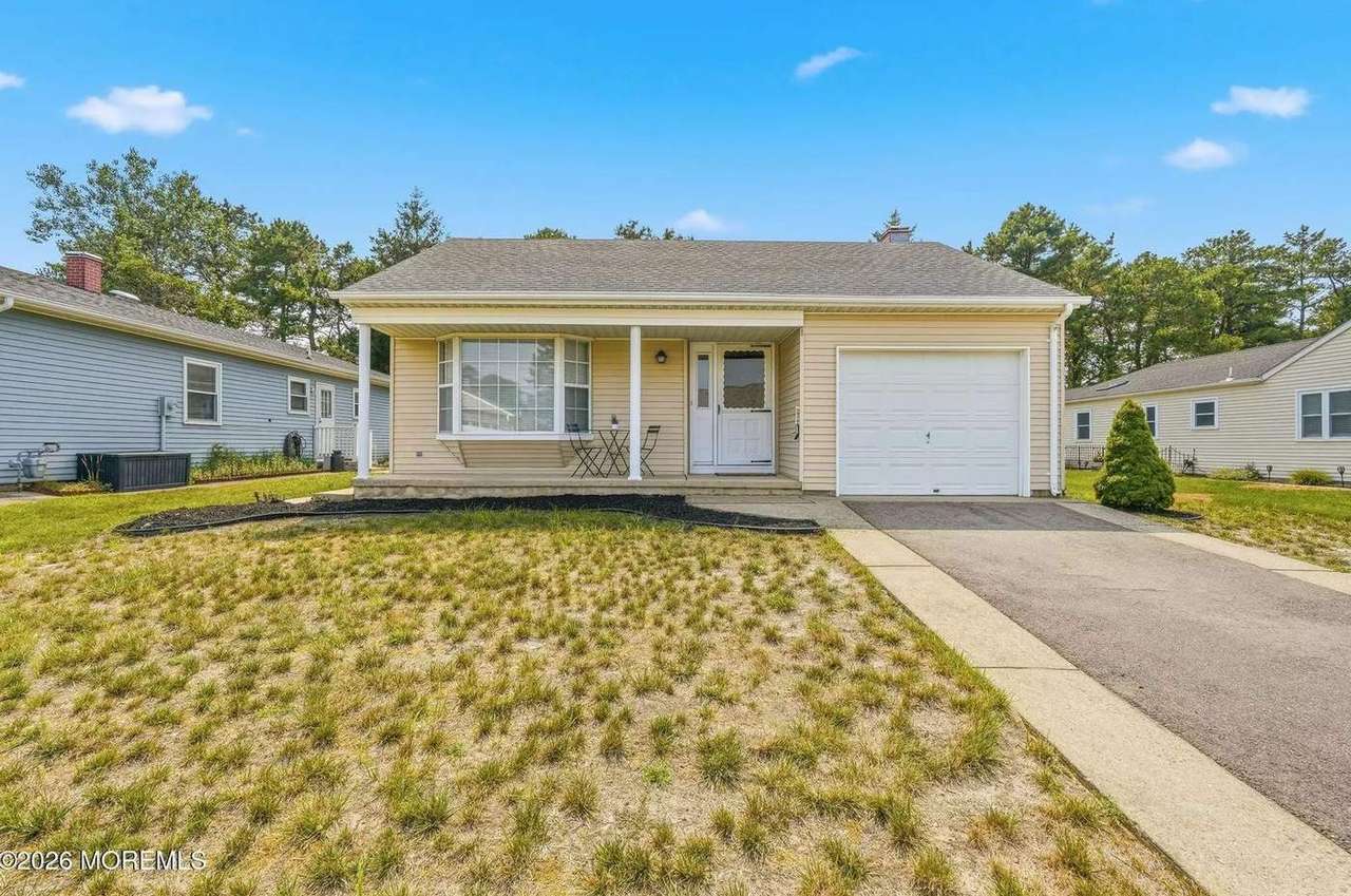 196 Pulaski Blvd, photo 3