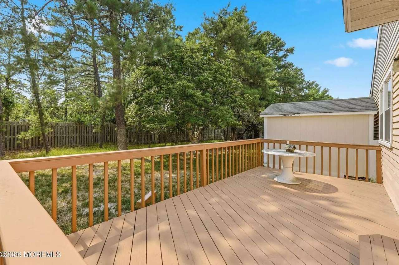 196 Pulaski Blvd, photo 8