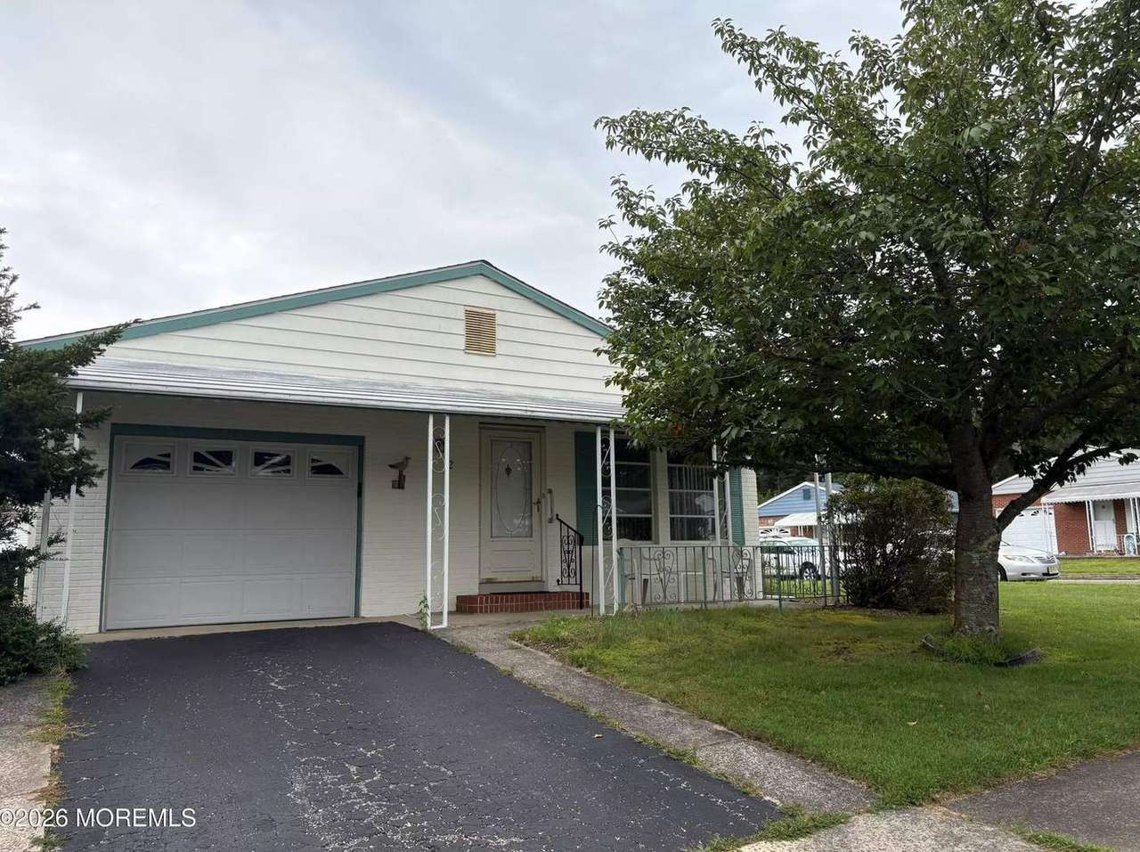 2 Kelowna Ct, photo 2