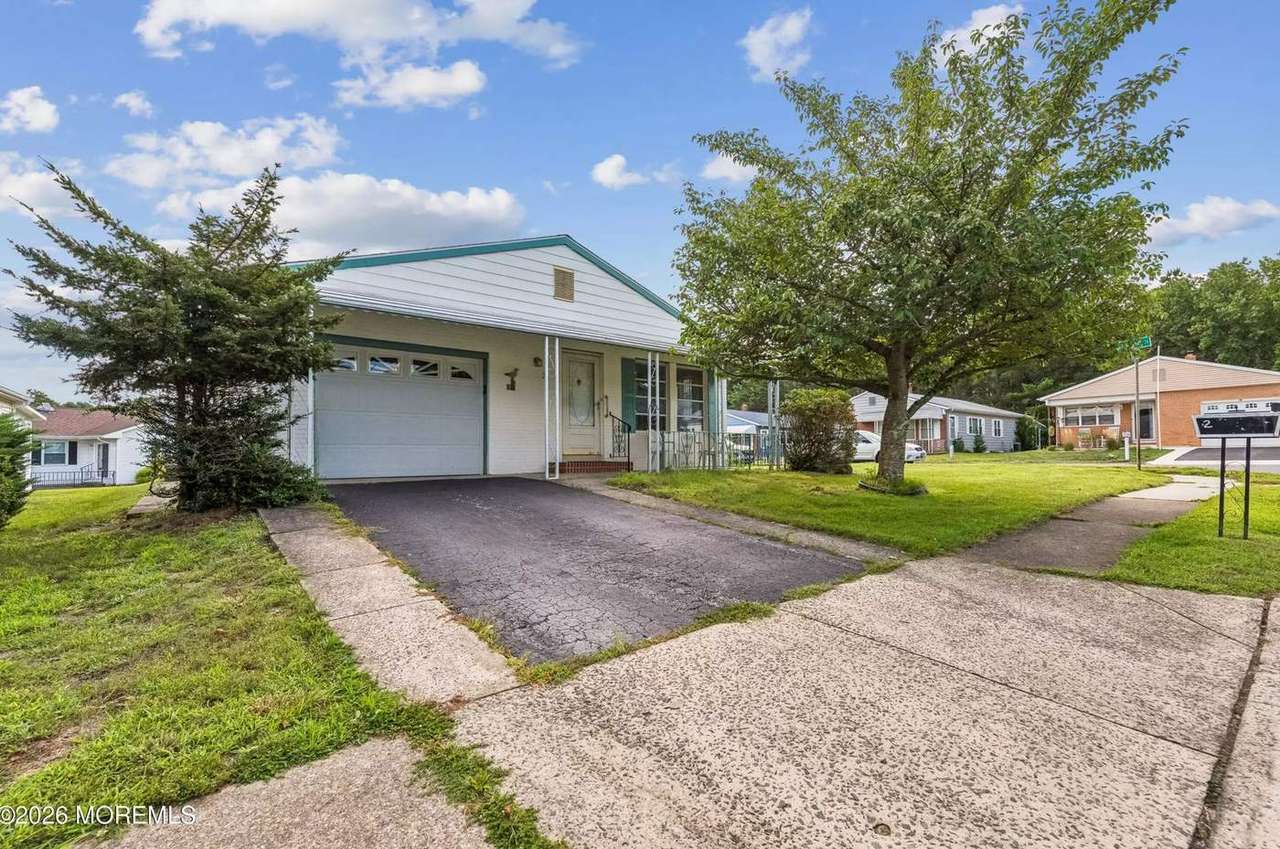2 Kelowna Ct, photo 3