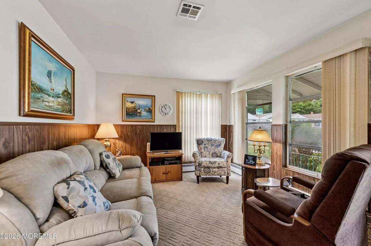 2 Kelowna Ct, photo 8