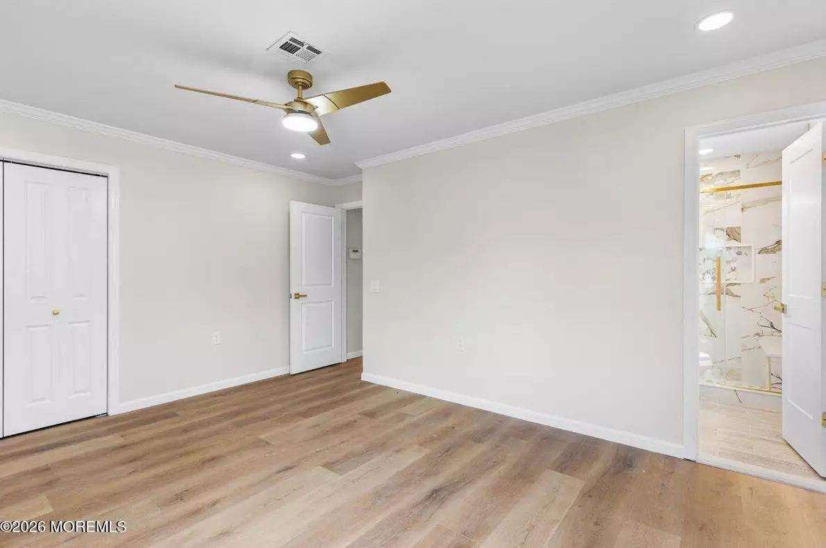 23 Longdenville St, photo 15