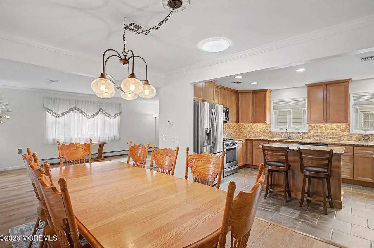5 Pulaski Blvd, photo 8