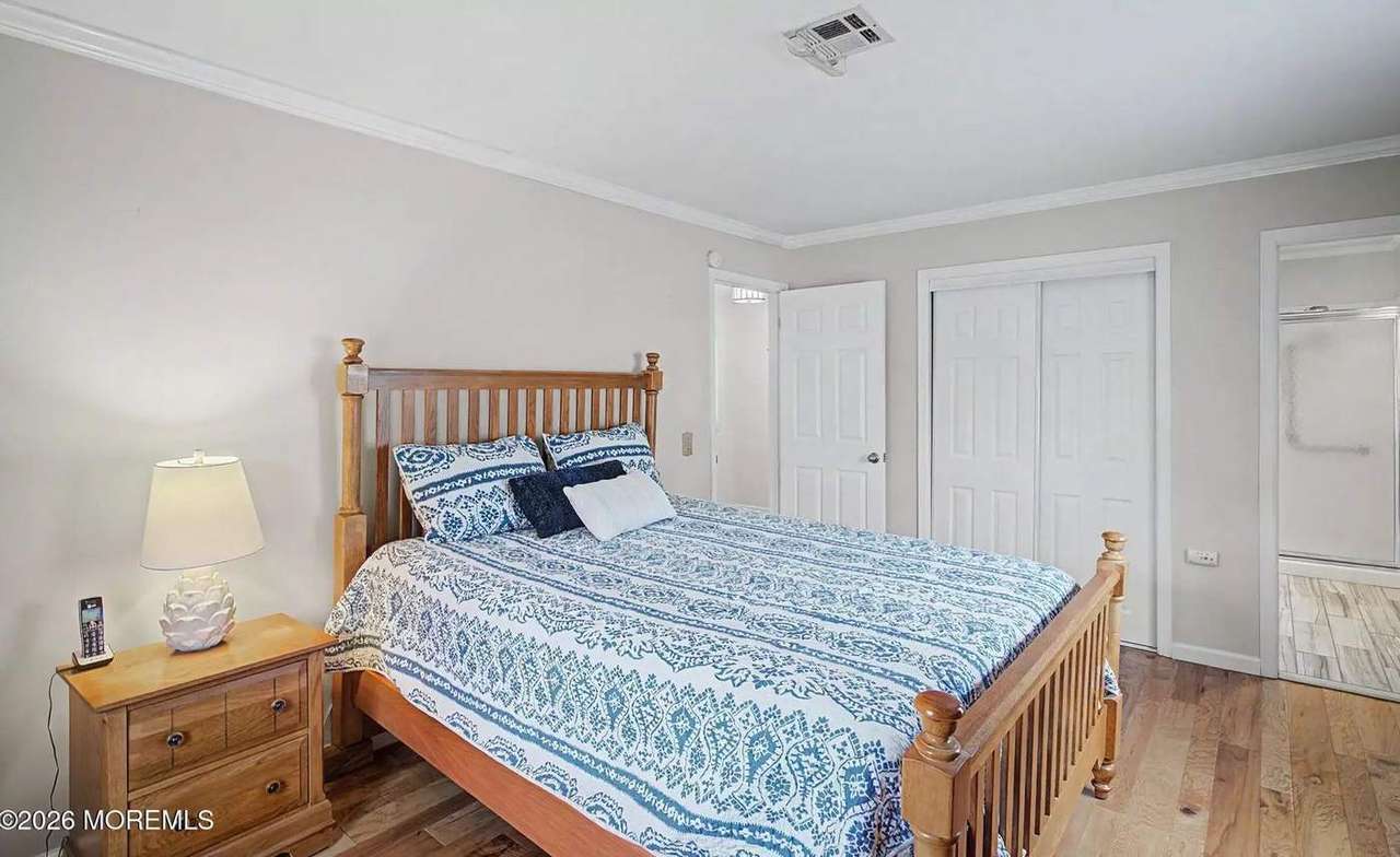 5 Pulaski Blvd, photo 21