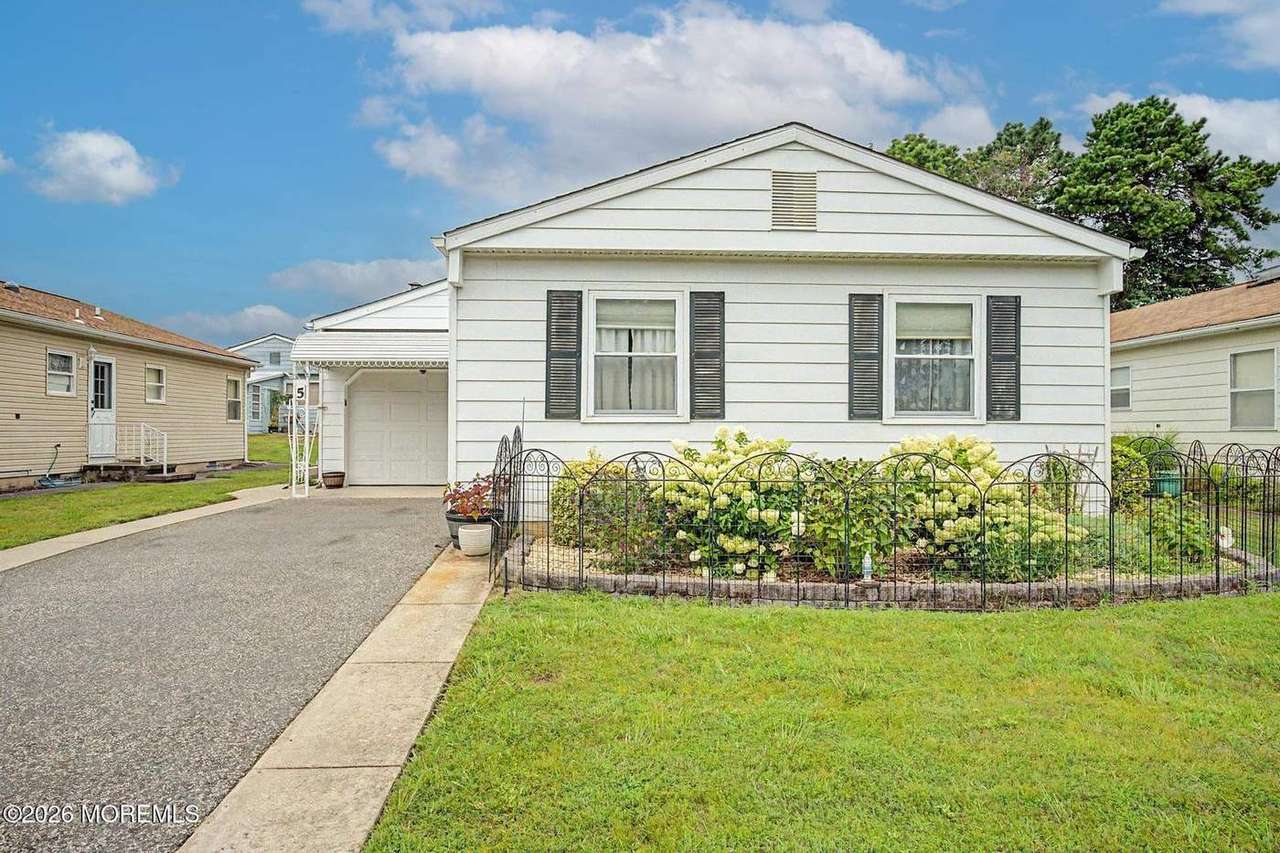 5 Pulaski Blvd, photo 33