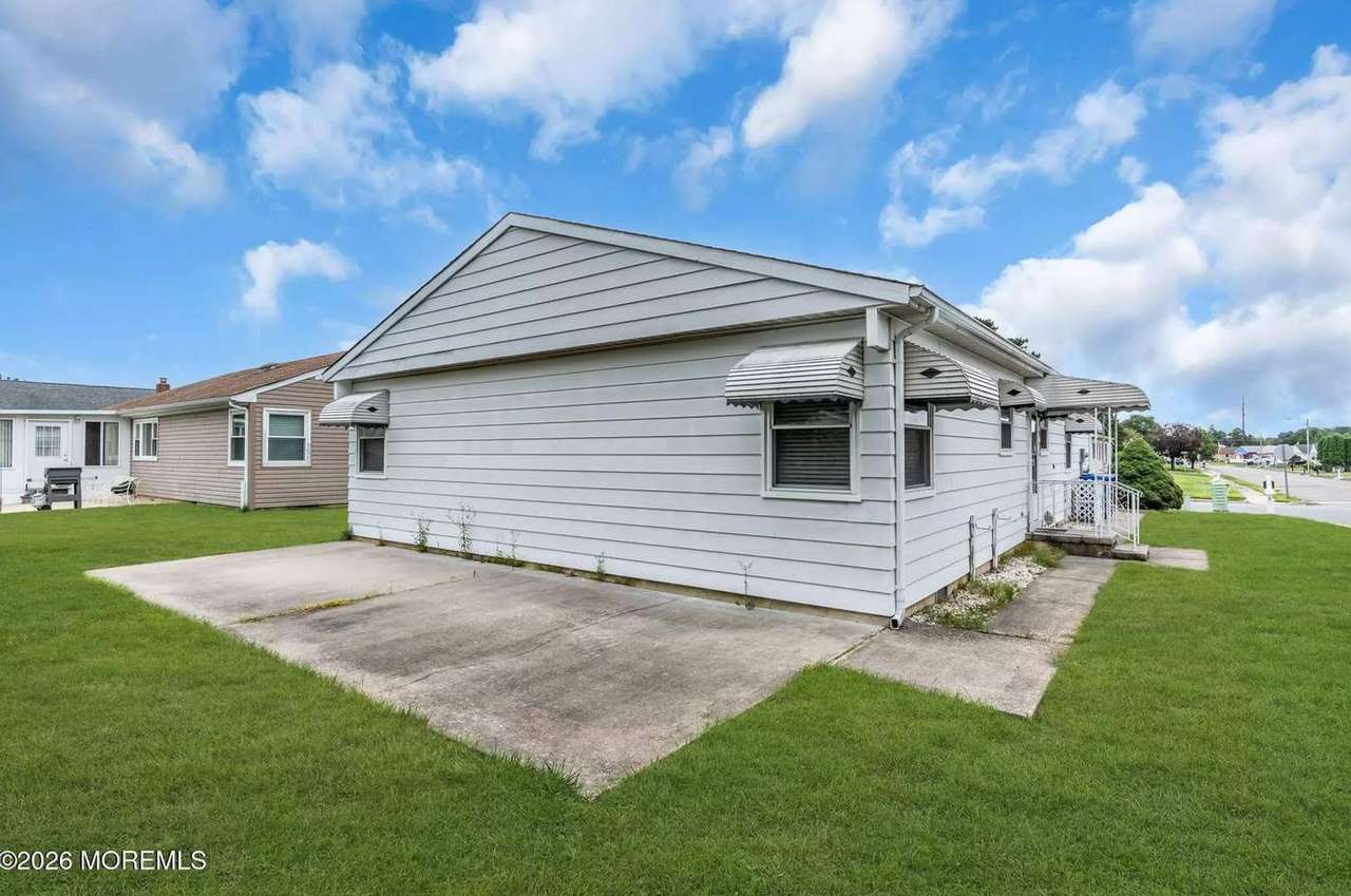 39 Innsbruck Dr, photo 32