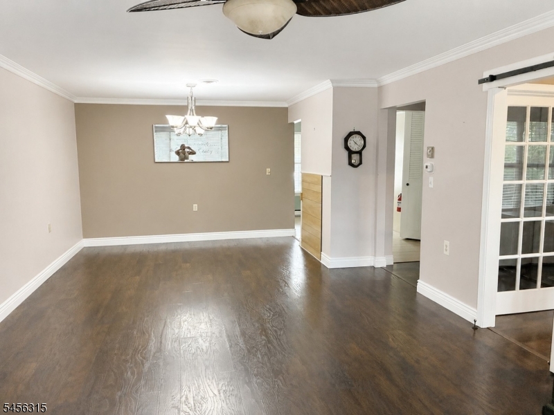 102B Buckingham Dr, photo 6