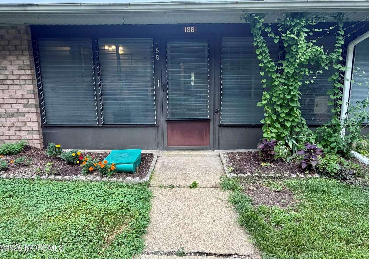 18 Yorkshire Ct #B, photo 16