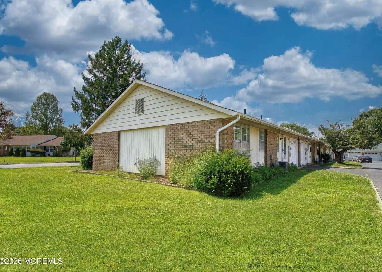 32D Yorkshire Ct, photo 4