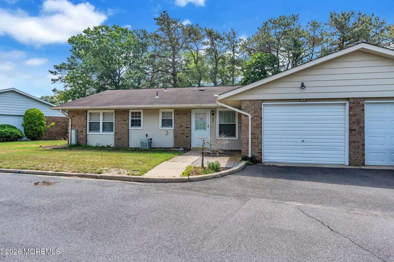 35B Gramercy Ln, photo 16