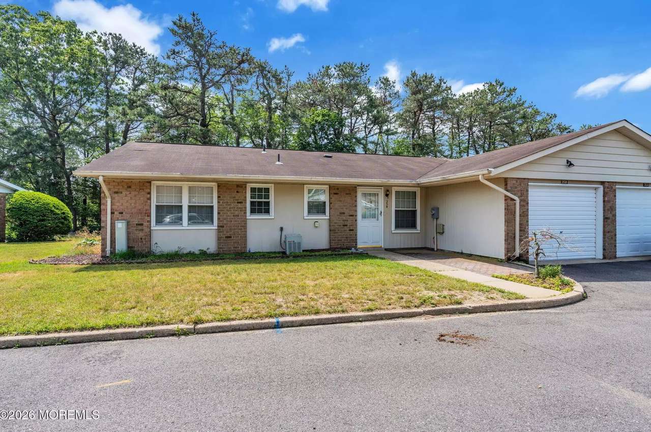 35B Gramercy Ln, photo 17
