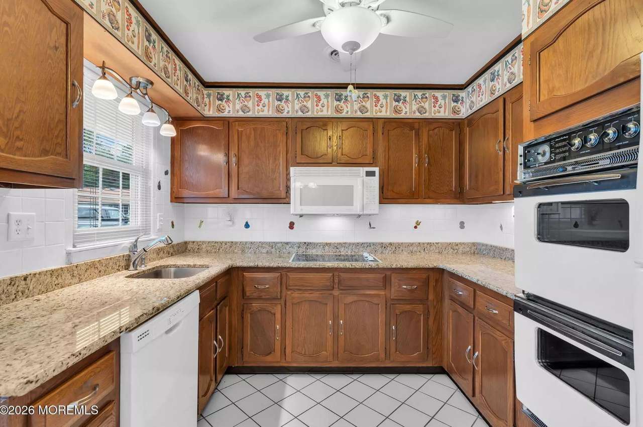 35B Gramercy Ln, photo 31