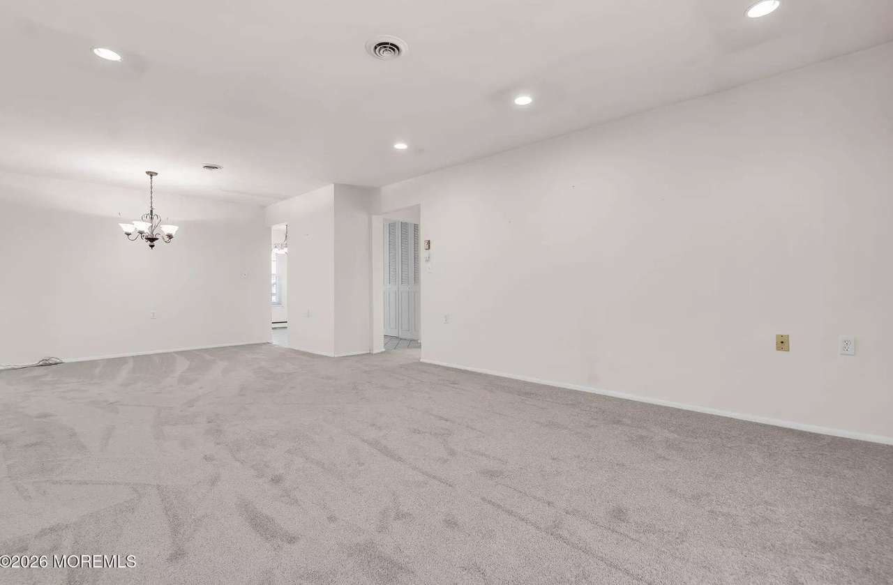35B Gramercy Ln, photo 35