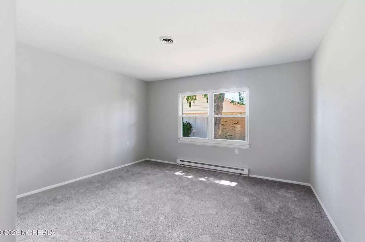 44 Buckingham Dr #B, photo 17
