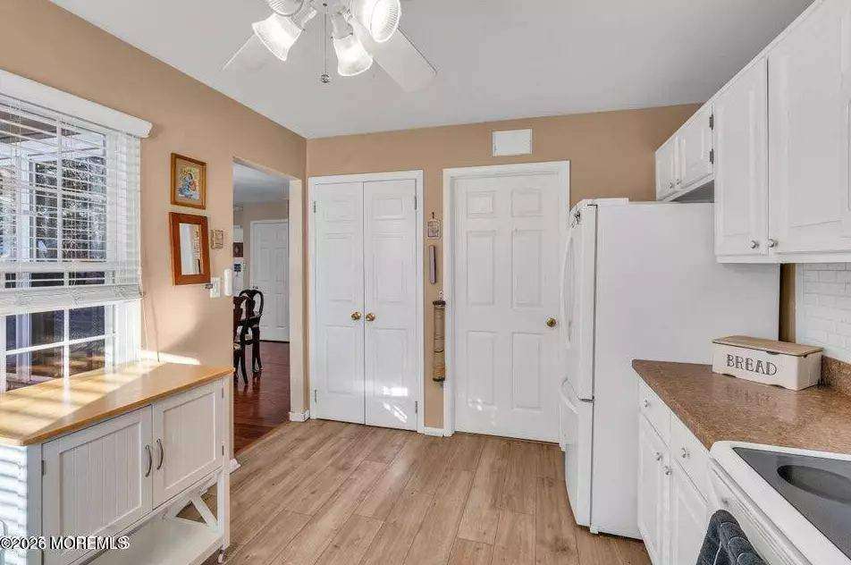 766B Liverpool Cir, photo 6