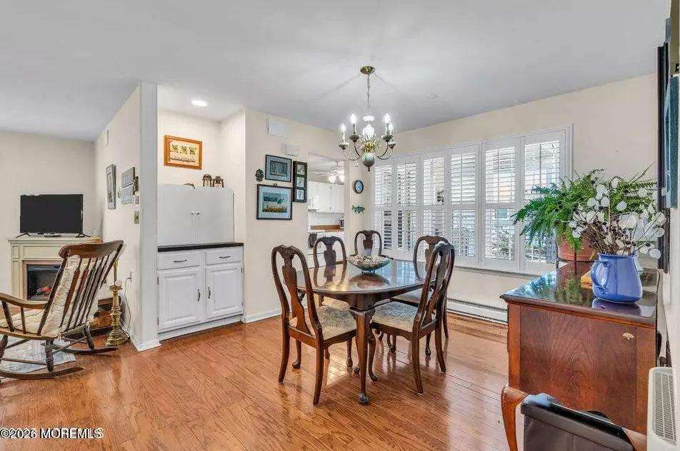 766B Liverpool Cir, photo 8