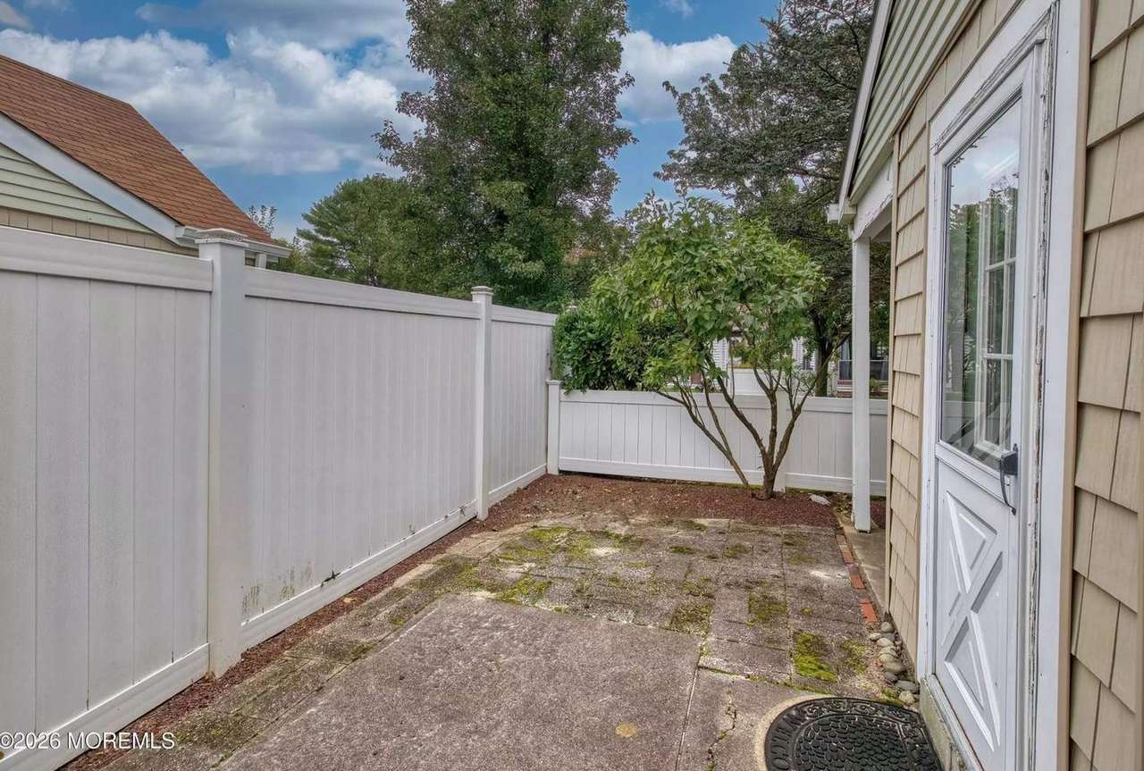 817A Liverpool Cir, photo 9