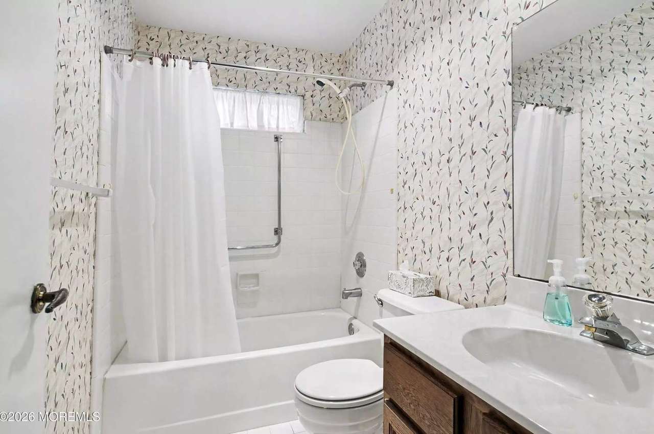 817A Liverpool Cir, photo 19