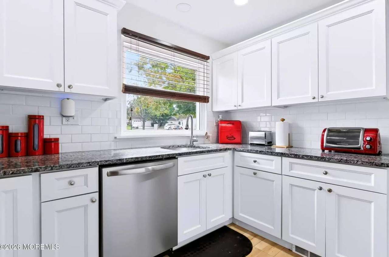 820B Liverpool Cir, photo 8