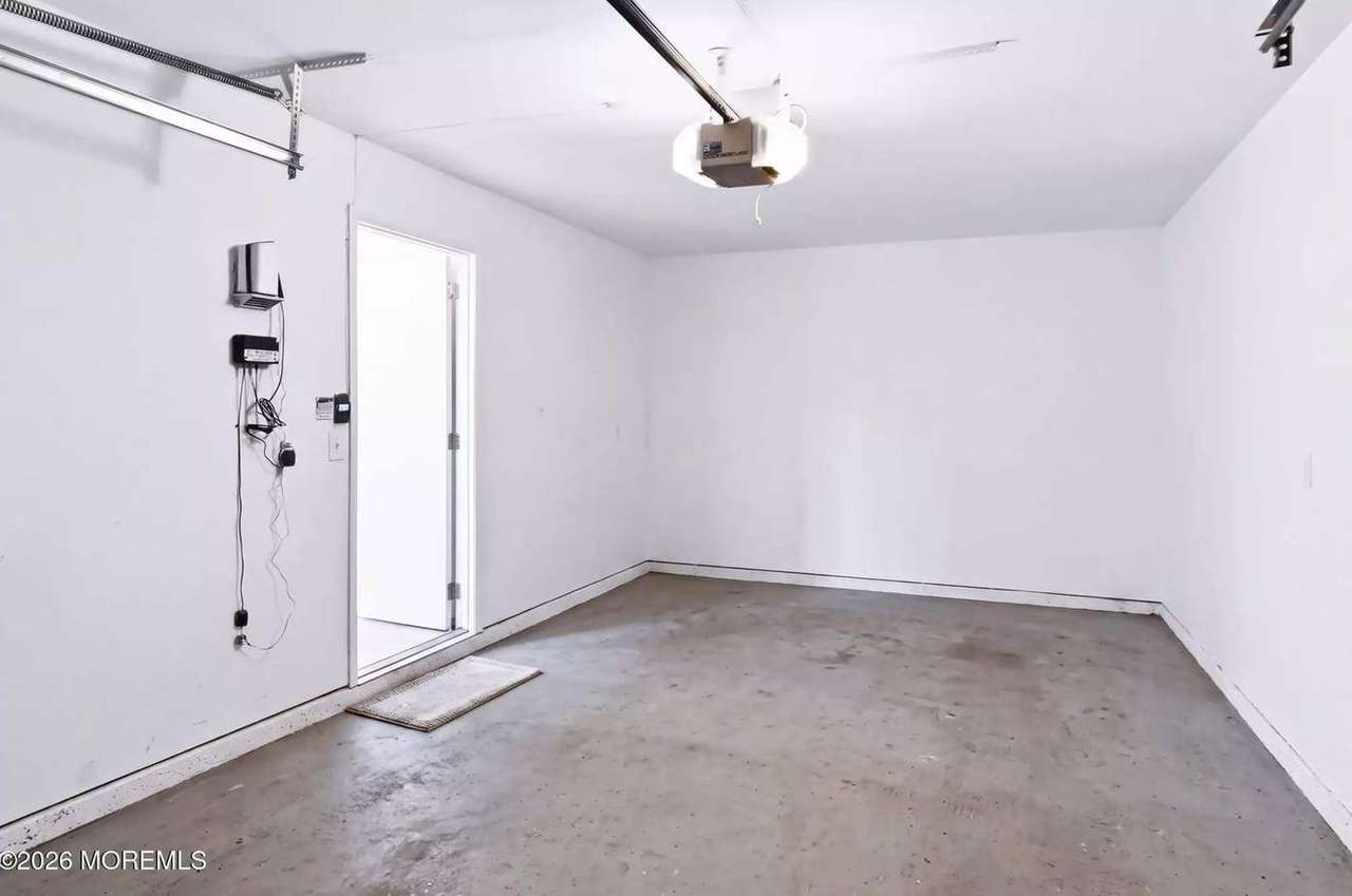820B Liverpool Cir, photo 36