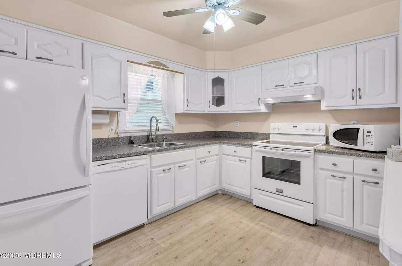 6 Woodbury Ct, photo 12