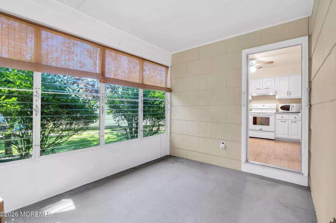 6 Woodbury Ct, photo 14
