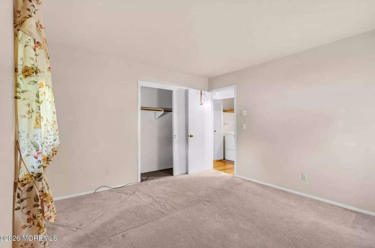 6 Woodbury Ct, photo 19