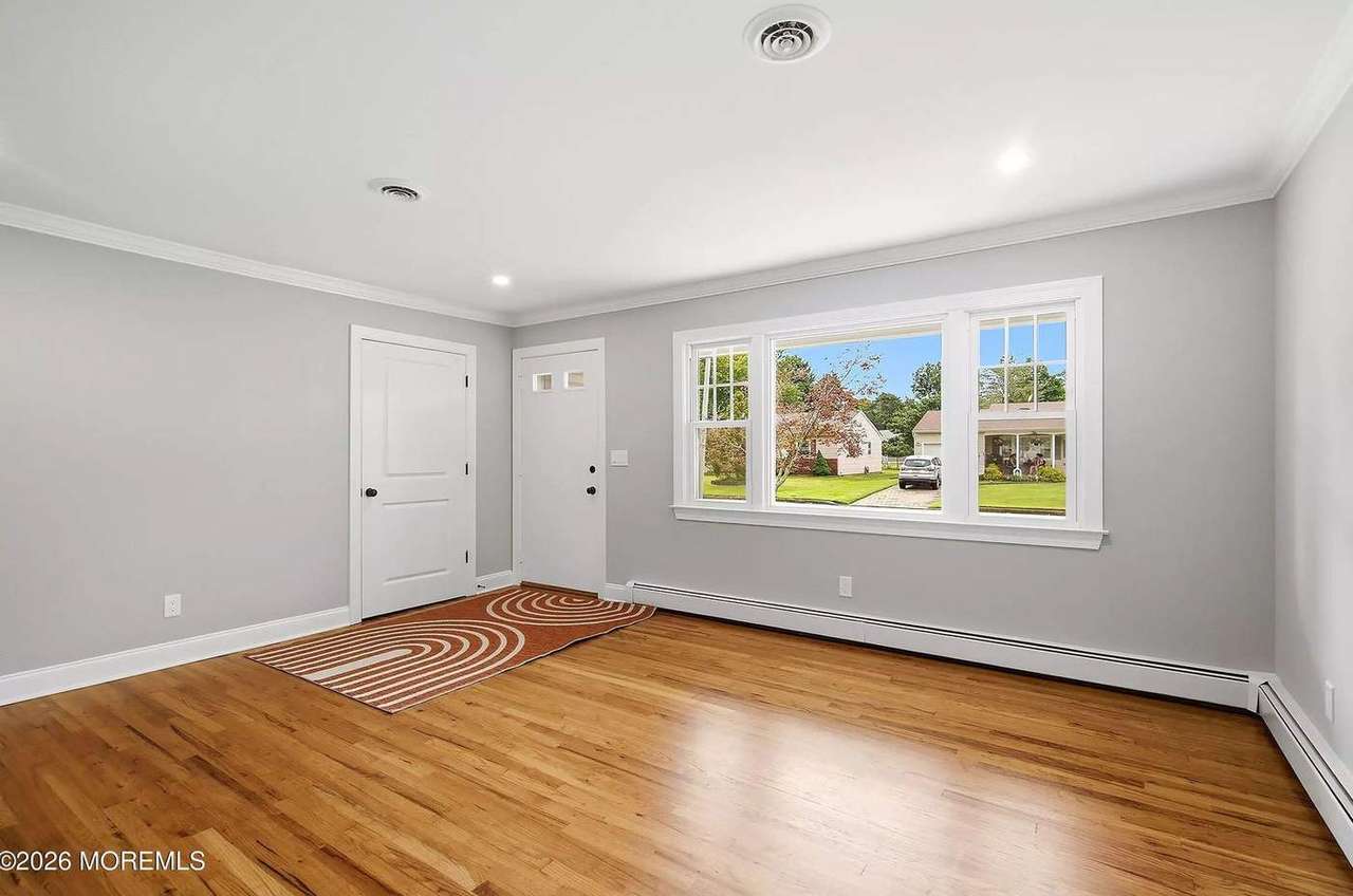 9 Hamilton Ct, photo 3