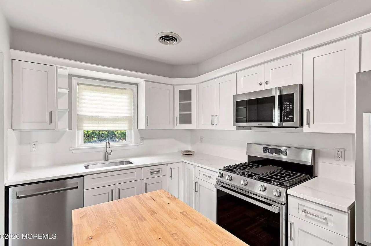162 Castleton Dr, photo 7