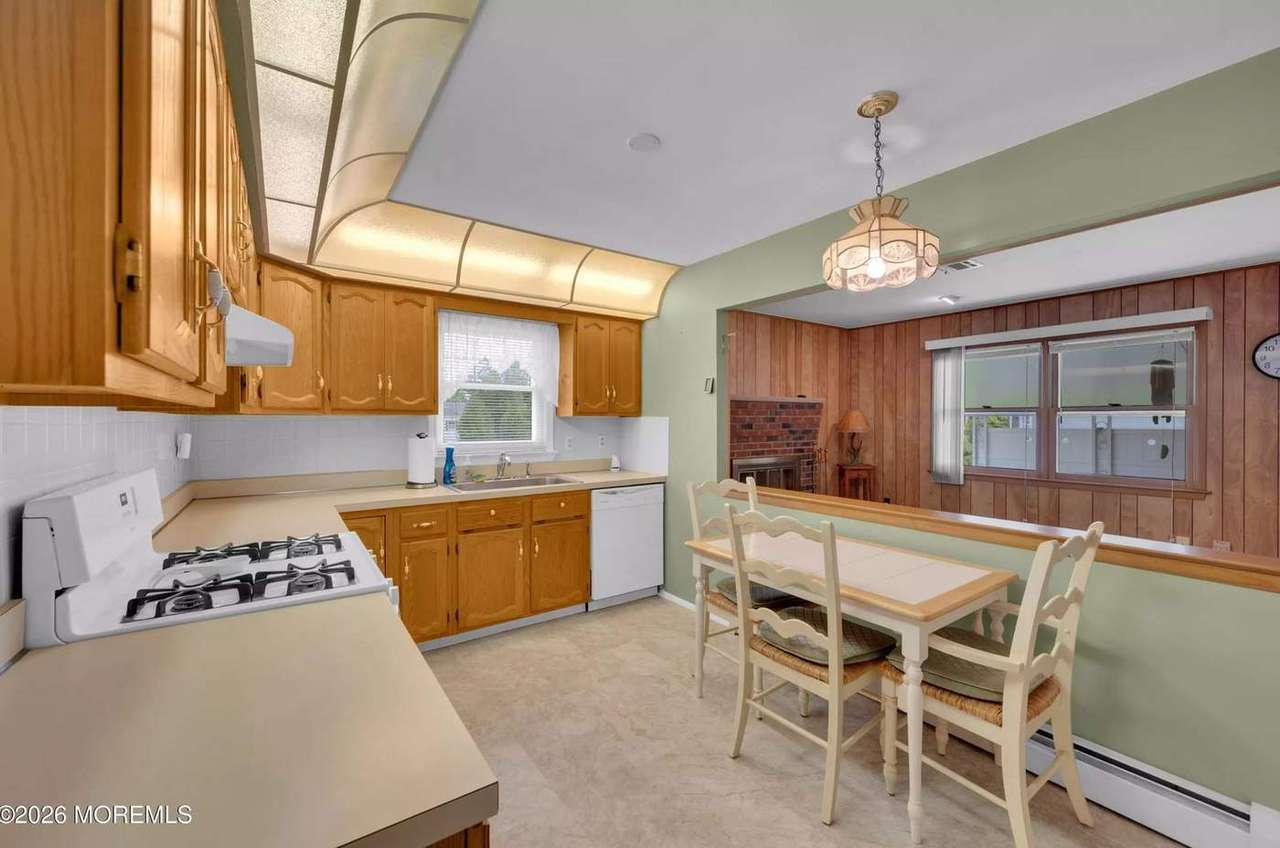 57 Westport Dr, photo 9