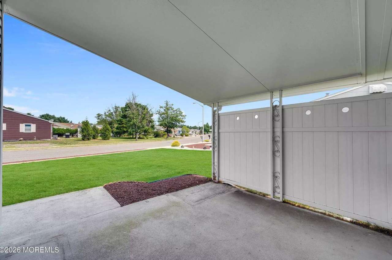 57 Westport Dr, photo 33
